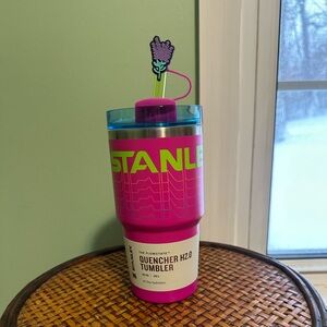 Stanley 20oz Neon Pink Reverb